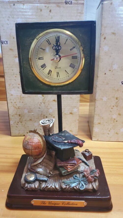 VTG Quarts Clock Graduation Hat Table Clock Unique Collection Novelty Gift