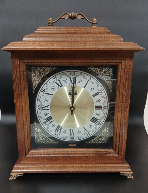Vtg Quartz Bulova Chime Wood case Mantle Clock on 1/2 & on the Hour Runs Great
