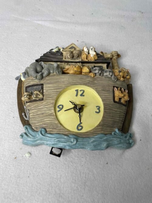 Vtg Quartz Wall Clock Kids Room Animal Figurines Wooden Noahs Ark Decor