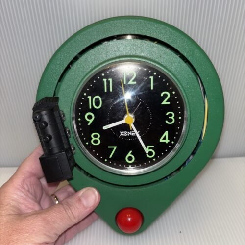 VTG QUARTZ WALL MOUNTED ALARM CLOCK WITH TRAIN. READ DESCRIPTION