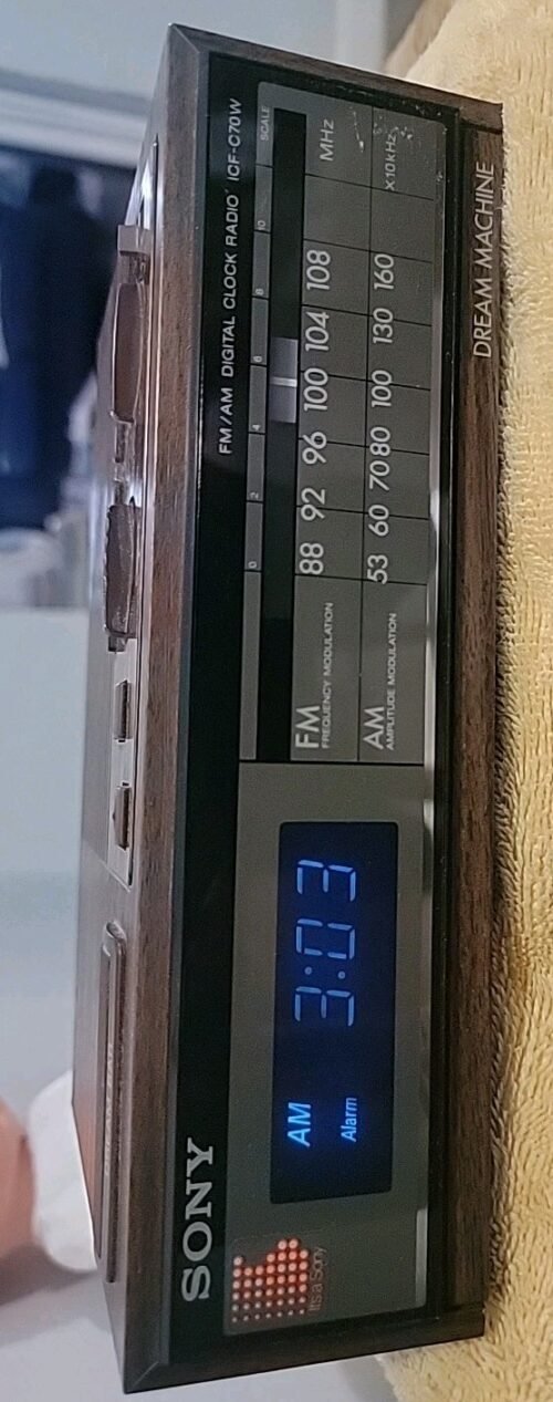 VTG Sony Dream Machine ICF-C70W Digital Alarm Clock Radio Woodgrain, Tested VGC!