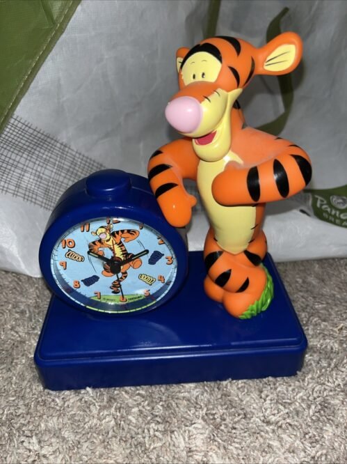 VTG TIGGER Talking Alarm Clock Disney Fantasma 8.5" Tall Winnie The Pooh - Works