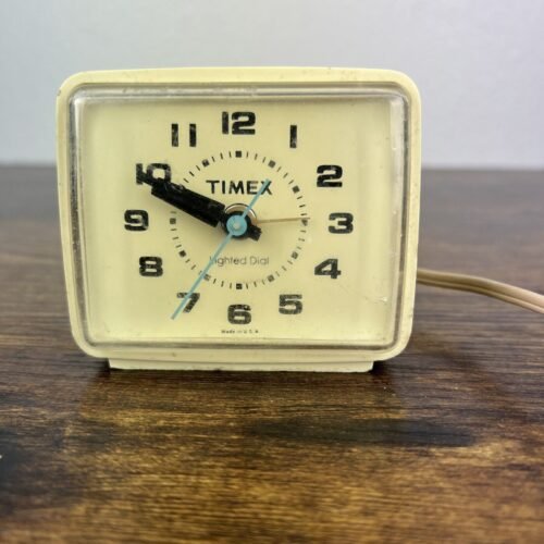 Vtg Timex Bedside Ivory Plastic Alarm Clock 1970s model 7373-4A-tested and works