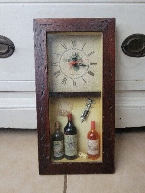 Vtg Wooden Wine Themed Wall Hanging Clock