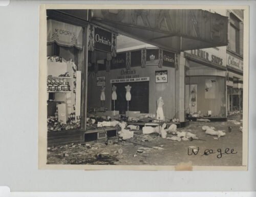 WEEGEE FAMOUS PHOTOGRAPHER HARLEM RIOTS NYC ARTHUR FELLIG 1943