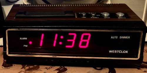 Westclox 2 Alarm Clock RED LED Wood Grain Auto Dimmer Model 22636
