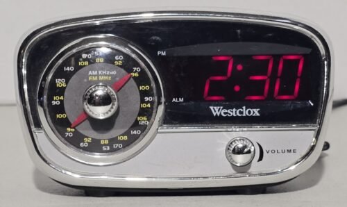 Westclox 80193 Retro Classic AM/FM Alarm Clock Radio - Tested and Working
