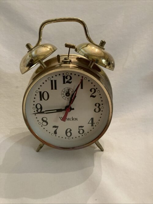 WESTCLOX DOUBLE BELL ALARM CLOCK. Works Great. Keeps Time.