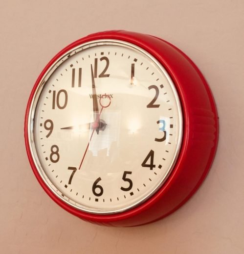 Westclox Retro 1950 Kitchen Wall Clock, 9.5-Inch, Red NEW