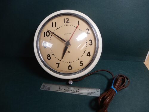 Westclox Synchronous Kitchen Clock "Manor" Runs Has Been Painted