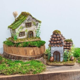 Woodland House Angled Roof Pack of 2