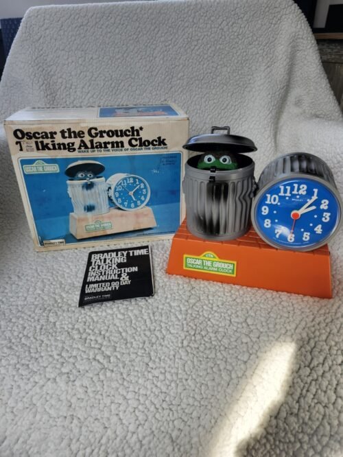 Working 1978 Sesame Street Oscar the Grouch Talking Alarm Clock, Box, Tics,Talks