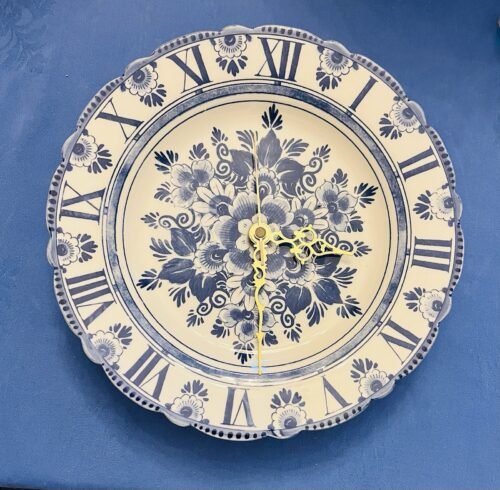 Working Tested Original Delft Holland 9 7/8" Plate Wall Clock Scalloped Border