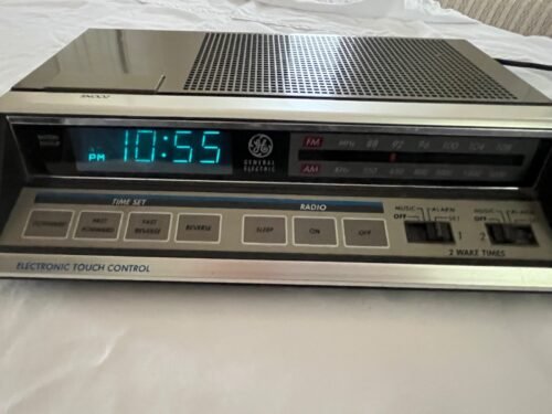 WORKING Vintage GE FM/AM Dual Alarm Digital Clock Radio Model 7-4663A