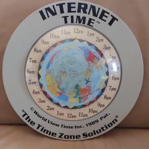 WORLD MAP VIEW INTERNET TIME ZONE WALL CLOCK W PLANE MOVEMENT 1989 BATTERY OP