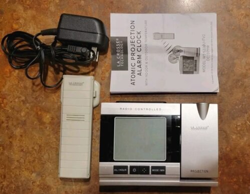 WT-5220U-ITV2 La Crosse Technology Atomic Projection Alarm Clock Open Box